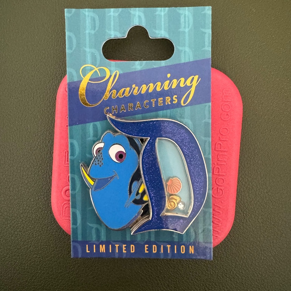 Charming Characters Pin - Dory LE 3000 Rare!